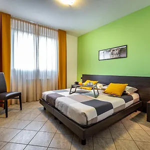 Aparthotel Arianna, Rosia