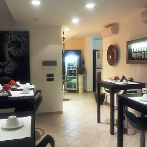 Aparthotel Arianna, Rosia